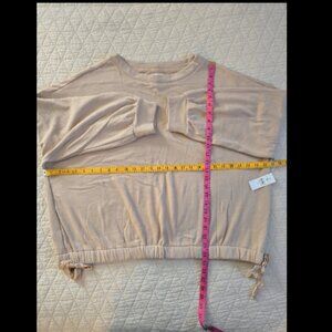 NWT Lou & Grey Sweatshirt